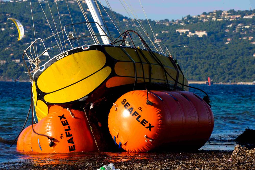 renflouement-renflouage-applisub-depollution maritime-pollution-scaphandrier-épave