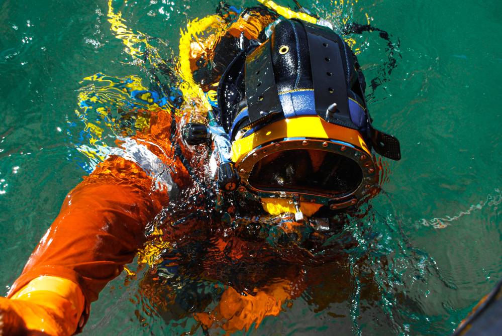 plongeur-scaphandrier-travaux sous marin-applisub