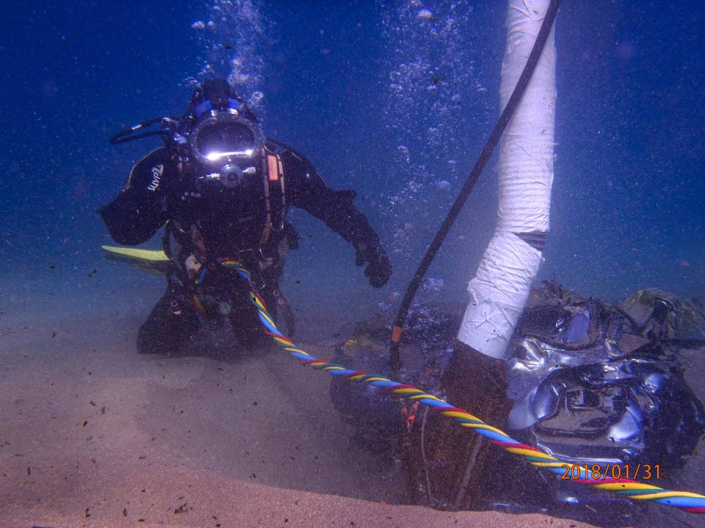 depollution maritime-pollution-renflouement-renflouage-applisub-scaphandrier-épave